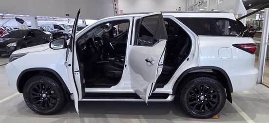 TOYOTA-HILUX SW4-2022