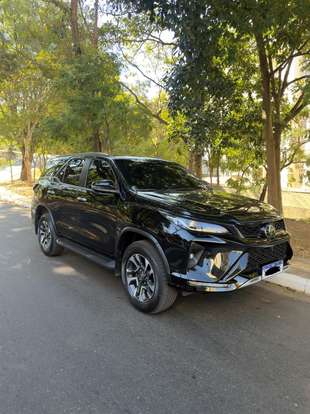 TOYOTA-HILUX SW4-2025