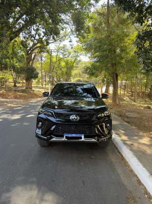 TOYOTA-HILUX SW4-2025
