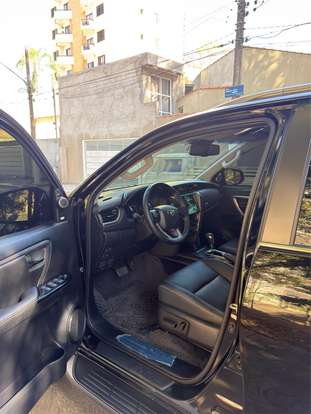 TOYOTA-HILUX SW4-2025