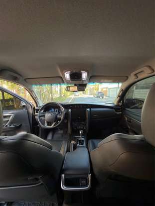 TOYOTA-HILUX SW4-2025
