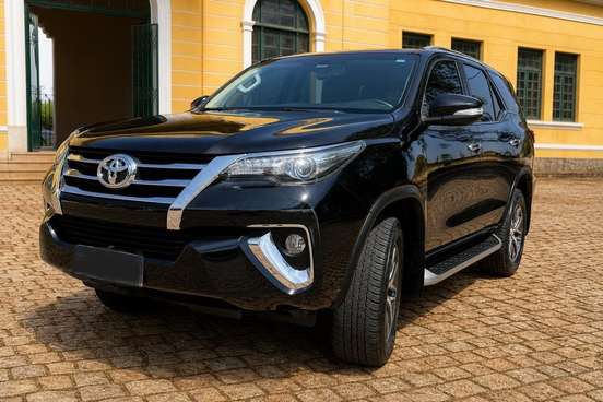 TOYOTA-HILUX SW4-2016