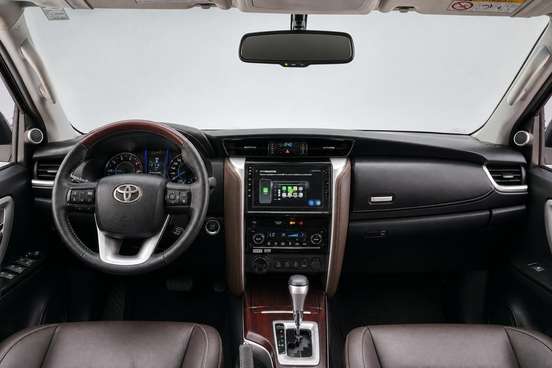TOYOTA-HILUX SW4-2016