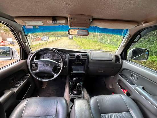 TOYOTA-HILUX SW4-3.0 4X4 8V TURBO DIESEL 4P MANUAL TOYOTA-HILUX SW4-2000