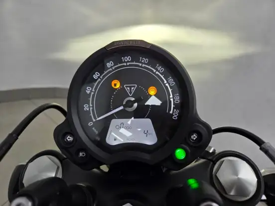 TRIUMPH-BONNEVILLE BOBBER 1200-2026