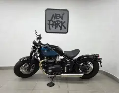 TRIUMPH BONNEVILLE BOBBER 1200 TRIUMPH BONNEVILLE BOBBER 1200