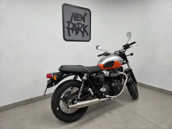 TRIUMPH-BONNEVILLE T100 900-2025