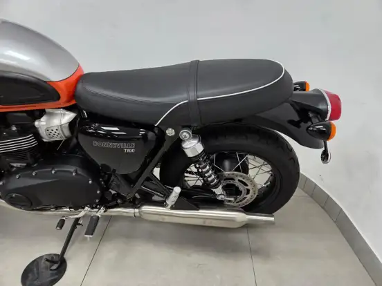 TRIUMPH-BONNEVILLE T100 900 TRIUMPH-BONNEVILLE T100 900-2025