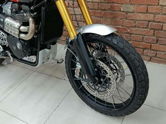 TRIUMPH-BONNEVILLE SCRAMBLER 1200 XE-2024