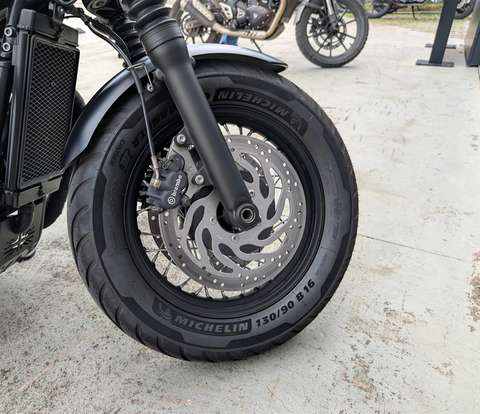 TRIUMPH-BONNEVILLE BOBBER 1200-2019