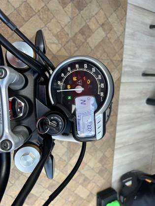 TRIUMPH SCRAMBLER 400 X 