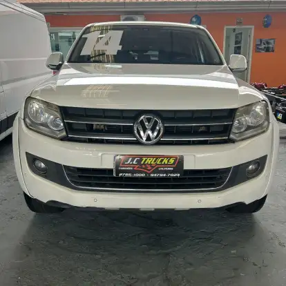 VOLKSWAGEN-AMAROK-2014