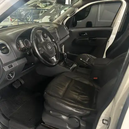 VOLKSWAGEN-AMAROK-2014
