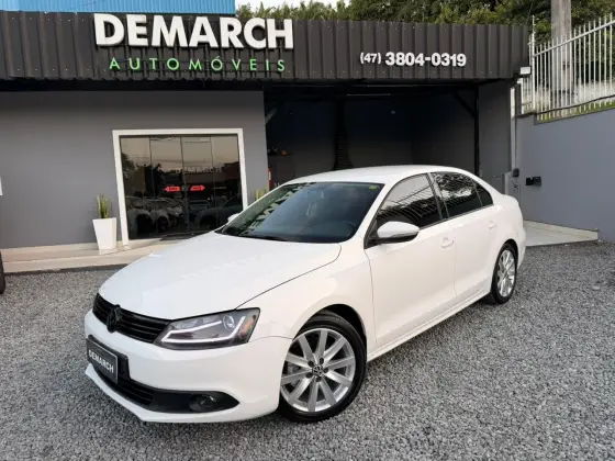 VOLKSWAGEN JETTA 2.0 COMFORTLINE FLEX 4P TIPTRONIC