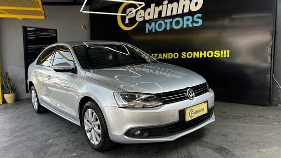 VOLKSWAGEN JETTA 2.0 COMFORTLINE FLEX 4P TIPTRONIC