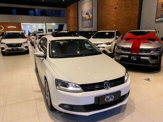 VOLKSWAGEN JETTA 2.0 COMFORTLINE FLEX 4P TIPTRONIC