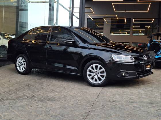 VOLKSWAGEN JETTA 2.0 COMFORTLINE FLEX 4P TIPTRONIC