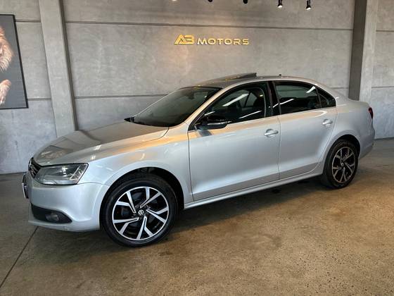 VOLKSWAGEN JETTA 2.0 TSI HIGHLINE 200CV GASOLINA 4P TIPTRONIC