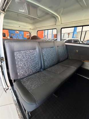 VOLKSWAGEN-KOMBI-2011