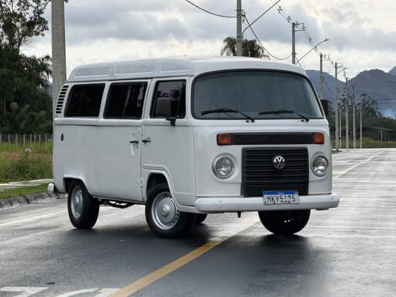 VOLKSWAGEN KOMBI 1.4 MI STD LOTAÇÃO 8V FLEX 3P MANUAL