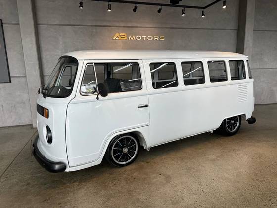 VOLKSWAGEN KOMBI 1.6 MI STD 8V GASOLINA 3P MANUAL