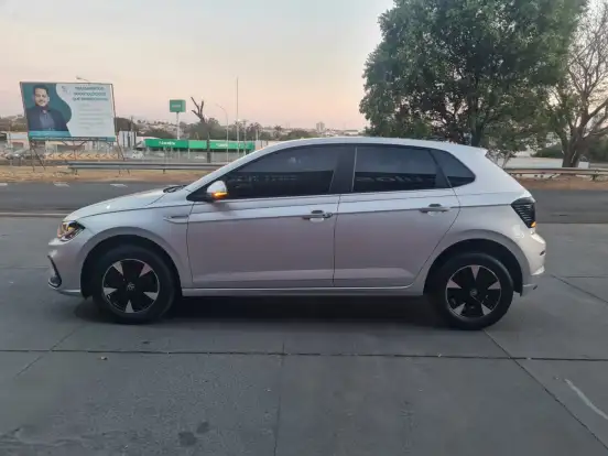 VOLKSWAGEN-POLO-2023