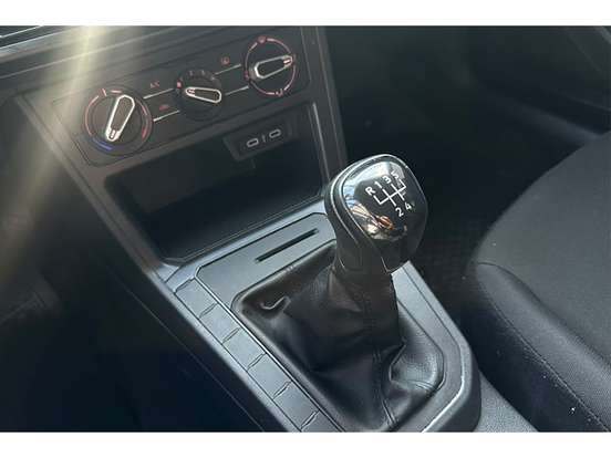 VOLKSWAGEN-POLO-2024