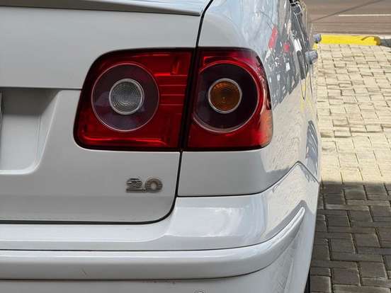 VOLKSWAGEN-POLO-1.6 MI 8V FLEX 4P MANUAL VOLKSWAGEN-POLO-2007