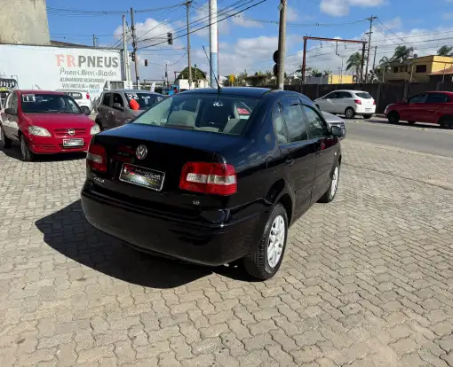 VOLKSWAGEN-POLO SEDAN-2004