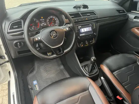 VOLKSWAGEN-SAVEIRO-2021