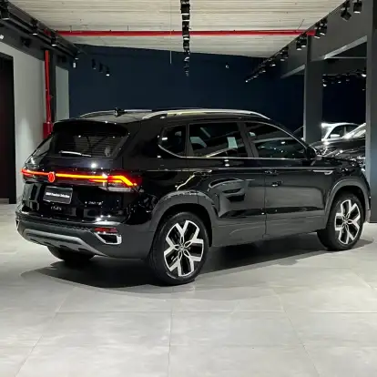 VOLKSWAGEN-TAOS-2025