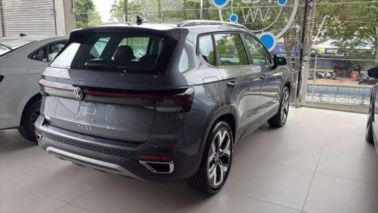 VOLKSWAGEN-TAOS-2026