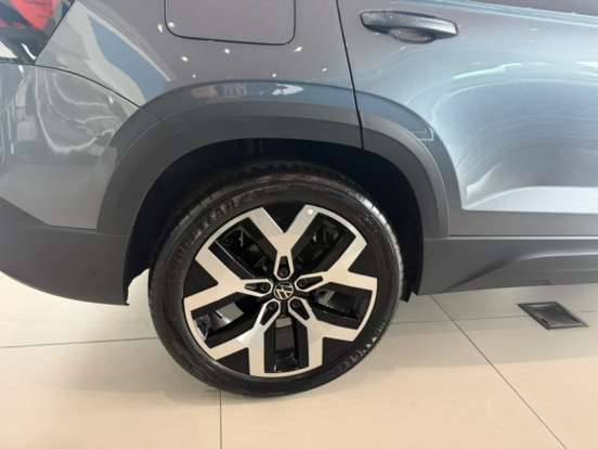 VOLKSWAGEN-TAOS-2026