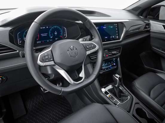 VOLKSWAGEN-TAOS-2025