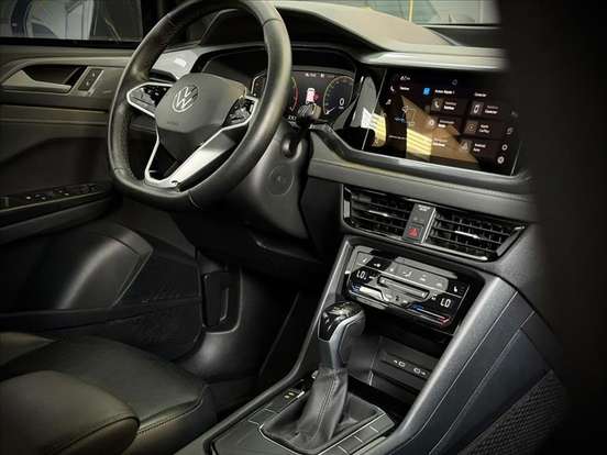 VOLKSWAGEN-TAOS-2023