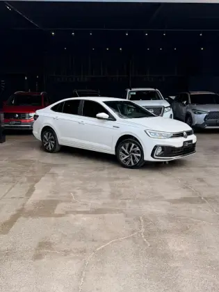 VOLKSWAGEN VIRTUS 1.0 200 TSI HIGHLINE AUTOMÁTICO