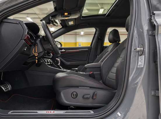 VOLKSWAGEN-JETTA-2023
