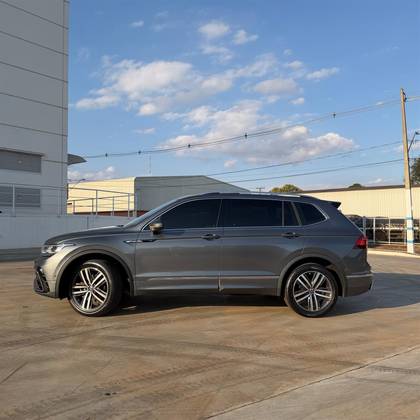 VOLKSWAGEN TIGUAN 2.0 300 TSI GASOLINA ALLSPACE R-LINE AUTOMÁTICO