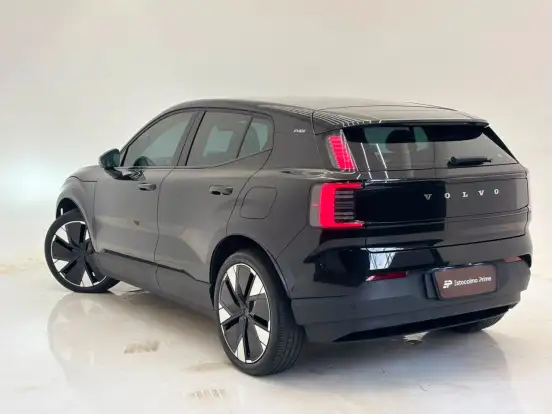 VOLVO-EX30-2024
