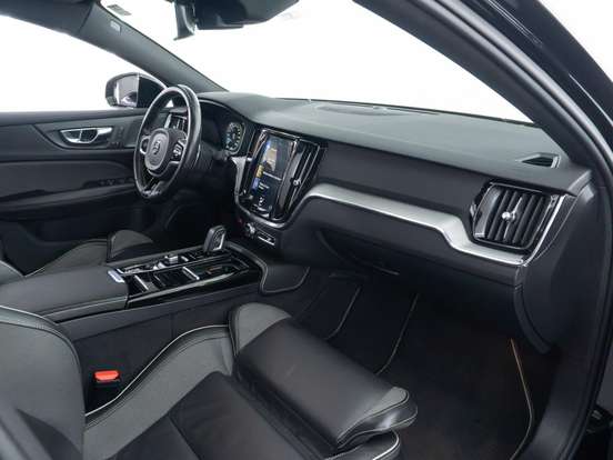 VOLVO-S60-2.0 T8 R-DESIGN HÍBRIDO 4P AUTOMÁTICO VOLVO-S60-2019