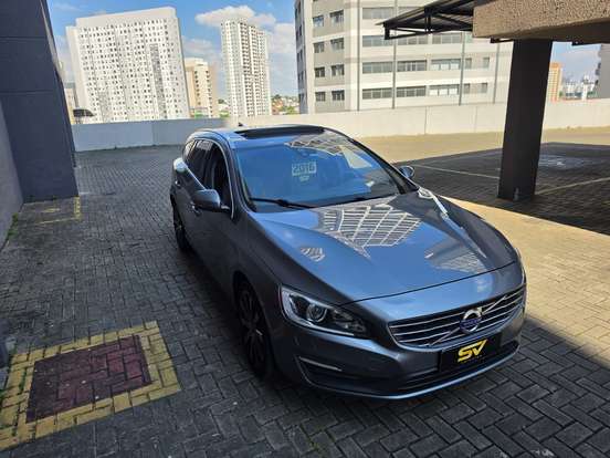 VOLVO-V60-2.0 T5 MOMENTUM TURBO GASOLINA 4P AUTOMÁTICO VOLVO-V60-2015