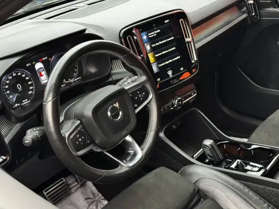 VOLVO-XC40-1.5 T5 RECHARGE R-DESIGN GEARTRONIC VOLVO-XC40-2021