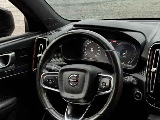 VOLVO-XC40-1.5 T5 RECHARGE R-DESIGN GEARTRONIC VOLVO-XC40-2021