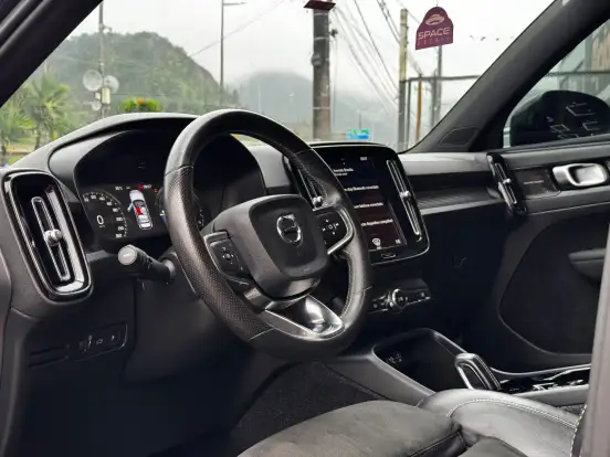 VOLVO-XC40-1.5 T5 RECHARGE R-DESIGN GEARTRONIC VOLVO-XC40-2021