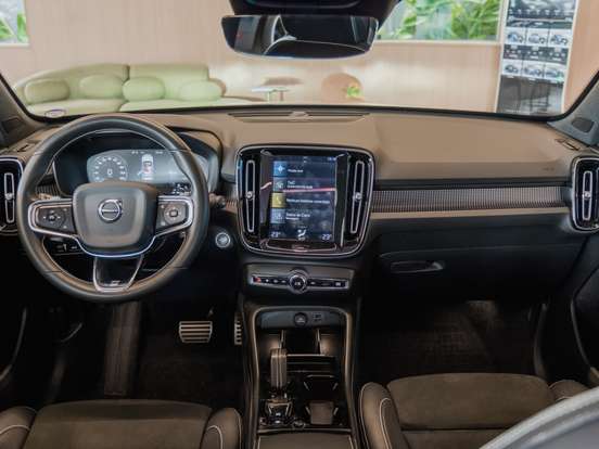 VOLVO-XC40-1.5 T5 RECHARGE R-DESIGN GEARTRONIC VOLVO-XC40-2020