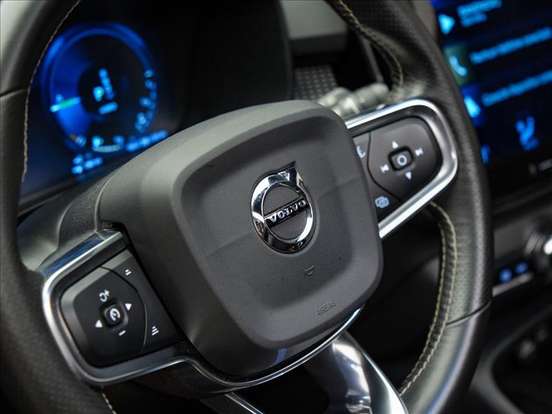 VOLVO-XC40-1.5 T5 RECHARGE R-DESIGN GEARTRONIC VOLVO-XC40-2020