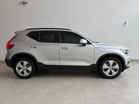 VOLVO-XC40-2.0 T4 GASOLINA GEARTRONIC VOLVO-XC40-2019