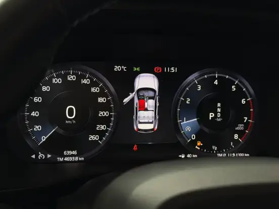 VOLVO-XC40-2.0 T4 GASOLINA GEARTRONIC VOLVO-XC40-2019