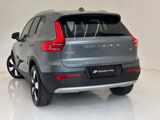 VOLVO-XC40-2.0 T5 GASOLINA MOMENTUM AWD GEARTRONIC VOLVO-XC40-2018