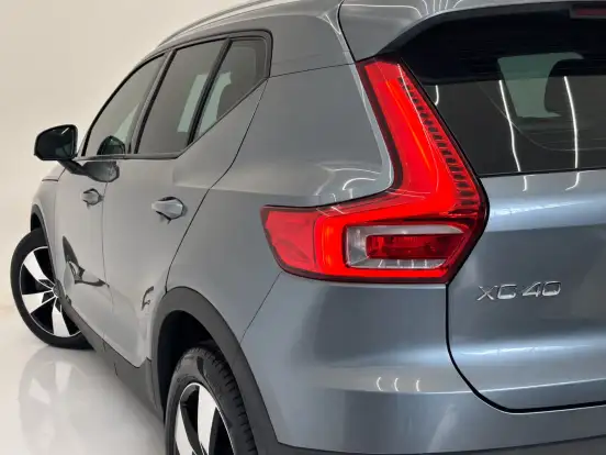 VOLVO-XC40-2.0 T5 GASOLINA MOMENTUM AWD GEARTRONIC VOLVO-XC40-2018